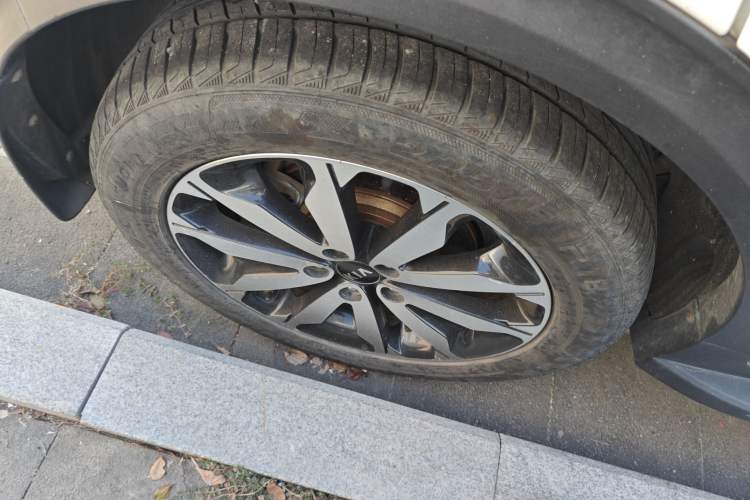 Used Kia KX5 2017 1.6T Automatic Two-Wheel Drive 15th Anniversary Special Edition DLX
