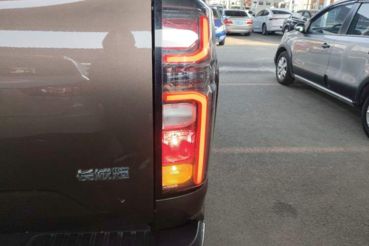 Used Great Wall Poer 2023 2.0T Commercial Version Automatic Diesel 4x4 Elite Long-Box GW4D20M
