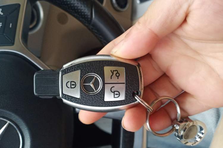 Used Mercedes-Benz GLK-Class 2015 GLK 260 4MATIC Fashion Edition Ultimate Version
