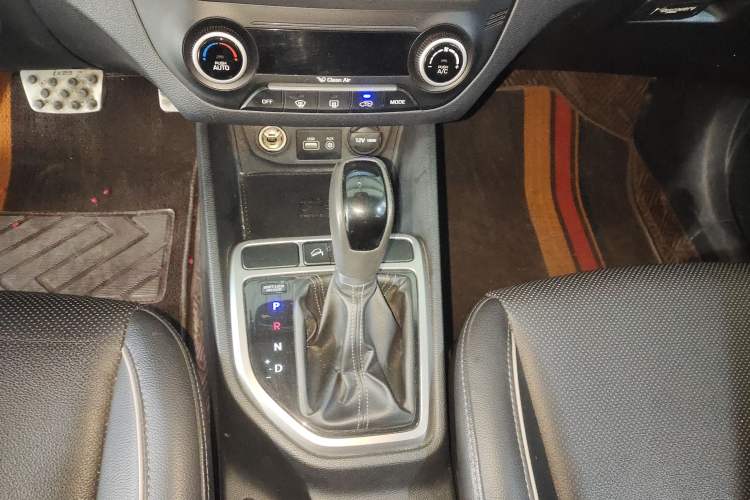 Used Hyundai ix25 2015 2.0L Automatic Two-Wheel Drive Intelligent GLS