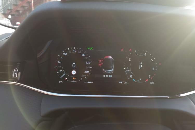 Used Land Rover Range Rover Evoque 2021 Range Rover Velar 249 PS R-Dynamic S Performance Edition
