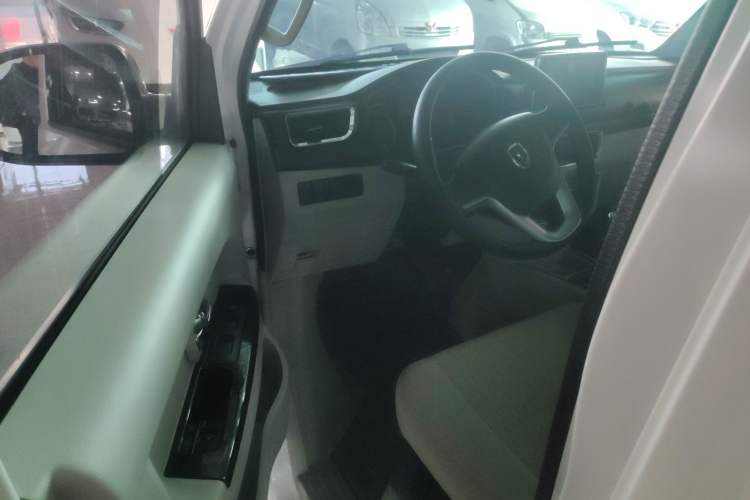 Used Jinbei New Hiace S 2023 1.5L Wealth Edition Van 2/5-Seater Non-Air-Conditioned Version SWC15M