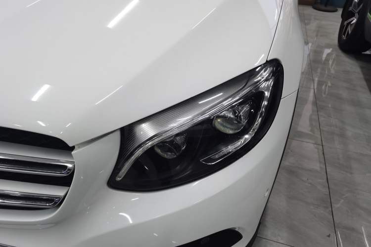 Used Mercedes-Benz GLC 2016 GLC 300 4MATIC Dynamic Model