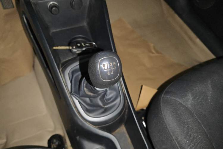 Used Kia K2 2015 Sedan 1.4L MT GLS
