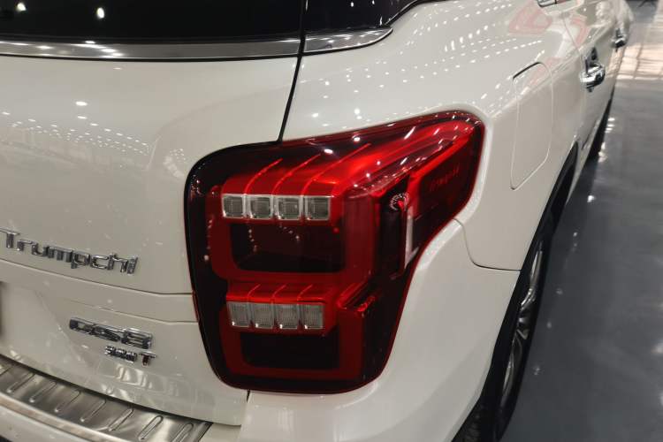 Used GAC Trumpchi GS8 2017 320T Two-Wheel Drive Luxury Smart Connectivity Version (7 Seats)
