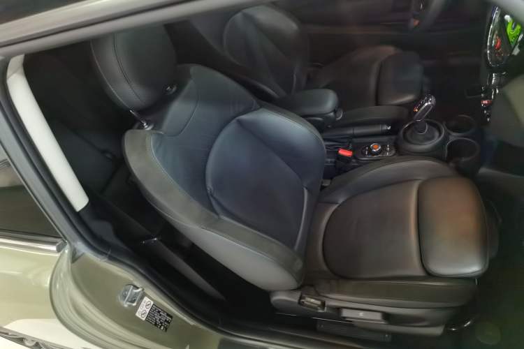 Used  MINI 2019 2.0T COOPER S Classic Edition