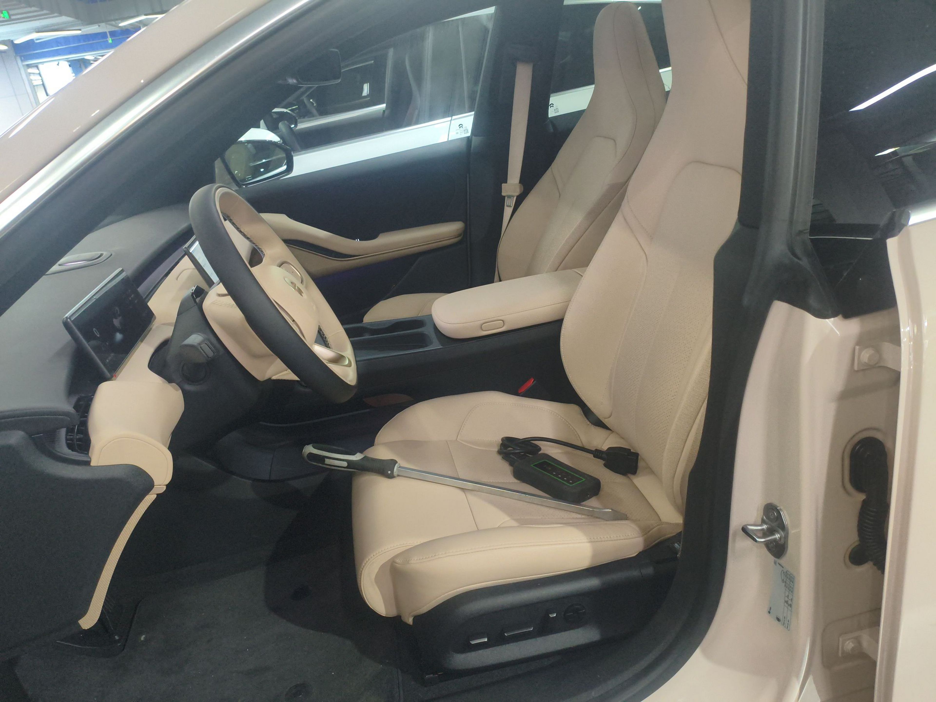 Переднее сиденье в автомобиле