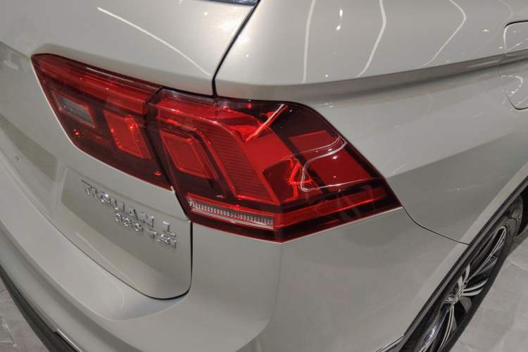 Used Volkswagen Tiguan L 2019 330TSI Automatic Two-Wheel Drive Panoramic Comfort Edition China VI Standard
