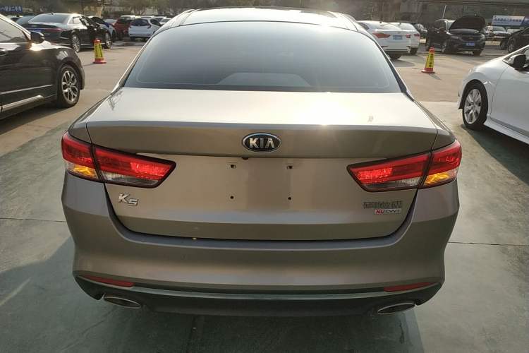 Used Kia K5 2016 2.0L Automatic LUX
