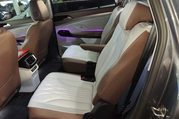 Used Volkswagen ID.6 X 2023 Ultra-Intelligent Long-Range Version
