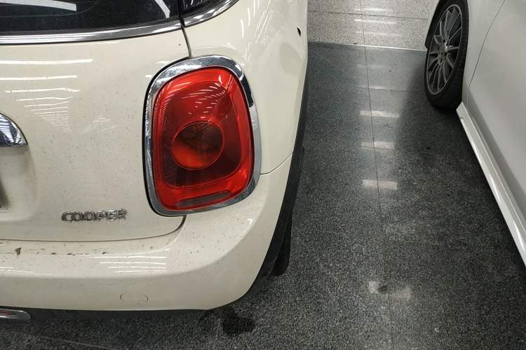 Used MINI MINI 2014 1.5T COOPER Fun
