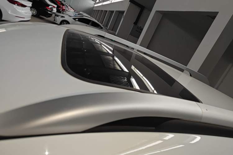 Used  Refine S3 2018 Custom Edition 1.6L CVT Luxury Smart Model
