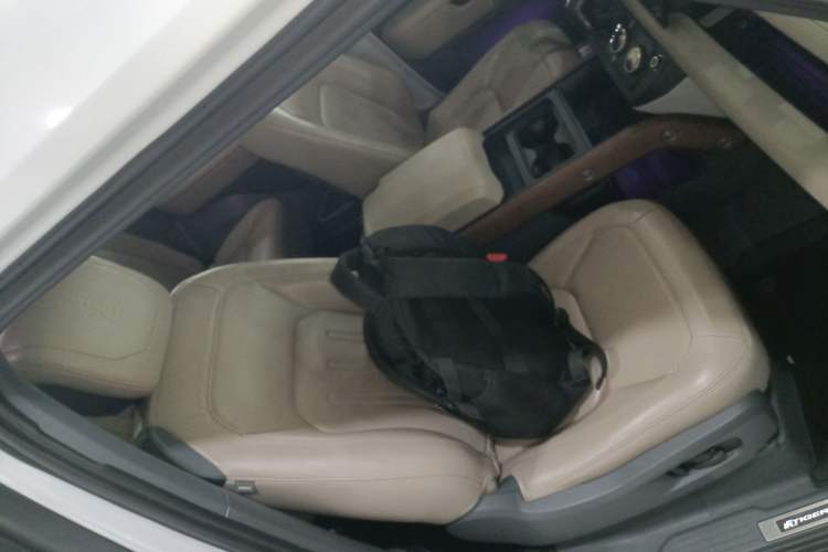 Used Land Rover Defender 2022 90 2.0T P300 Tiger-Power Ambition Edition
