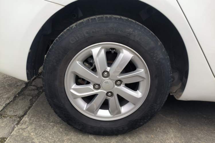 Used Kia K2 2015 Sedan 1.4L MT GLS