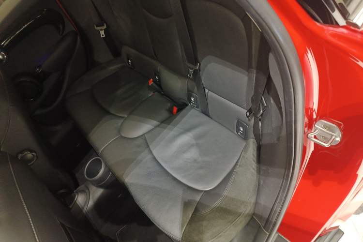 Used  MINI 2018 1.5T COOPER Artist Five-Door Edition
