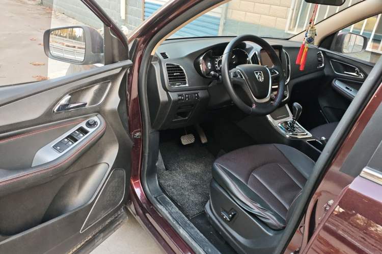 Used Baojun 560 2016 1.8L iAMT Luxury Model
