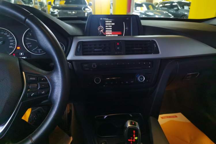 Used BMW 3 Series GT 2014 320i Leading Model
