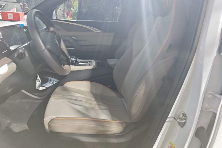 Used BYD Song Pro New Energy 2024 HONOR Edition DM-i 71KM Navigation Model
