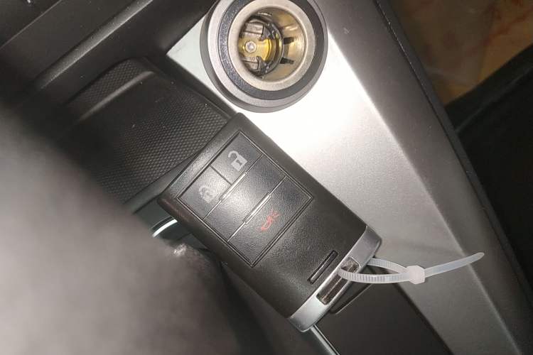 Used Chevrolet Captiva 2015 2.4L 4x4 Flagship Edition 7-Seater
