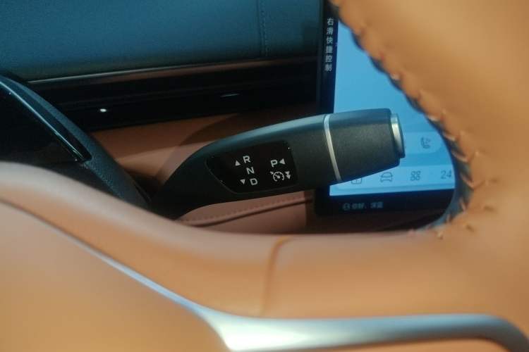 Used  S07 2023 200Max Range-Extended Version
