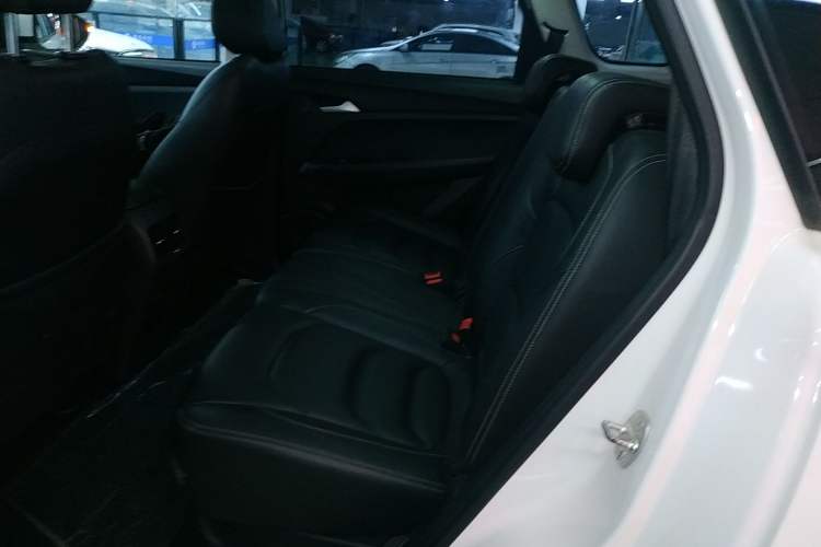 Used Baojun 530 2021 Global Car Anniversary Edition 1.5T CVT Prestige Connected Model 7 Seats
