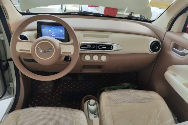 Used Wuling Hongguang MINIEV 2025 Four-Door Version Advanced Edition
