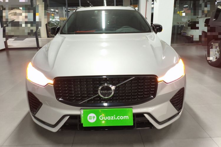 Used Volvo XC60 New Energy 2025 Plug-in Hybrid Long-Range All-Wheel Drive Zhiyuan Sport Edition
