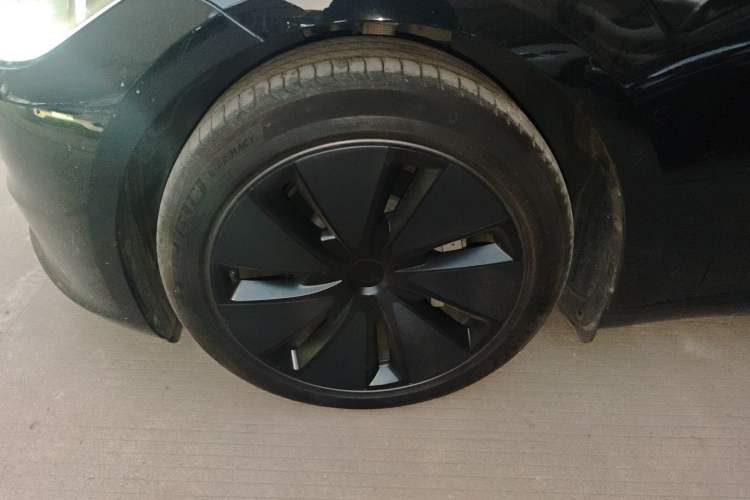 Used Tesla Model 3 2023 Long-Range All-Wheel-Drive Version
