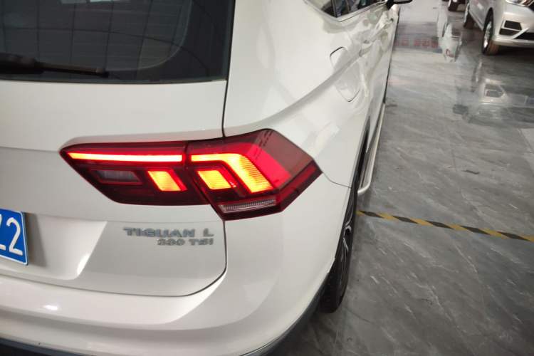 Used Volkswagen Tiguan L 2017 330TSI Automatic Two-Wheel Drive Luxury Edition
