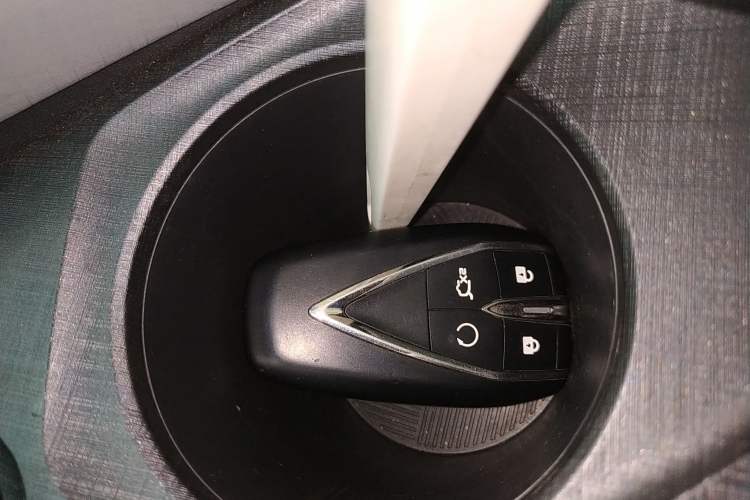 Used Changan UNI-V 2022 1.5T Prestige Version
