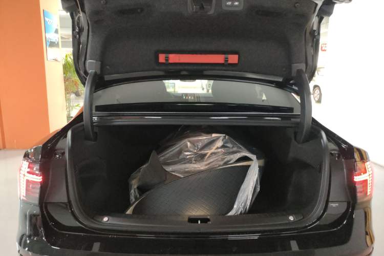 Used Volvo S90 2026 B5 Zhiyuan Luxury Edition
