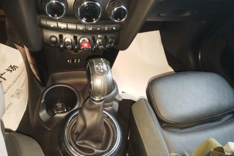 Used  MINI 2015 2.0T COOPER S Five-Door Edition
