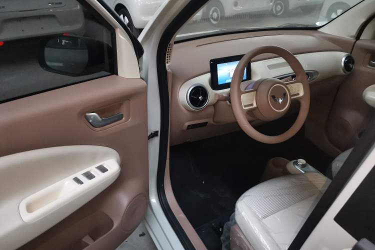 Used Wuling Hongguang MINIEV 2025 Four-Door Version Advanced Edition
