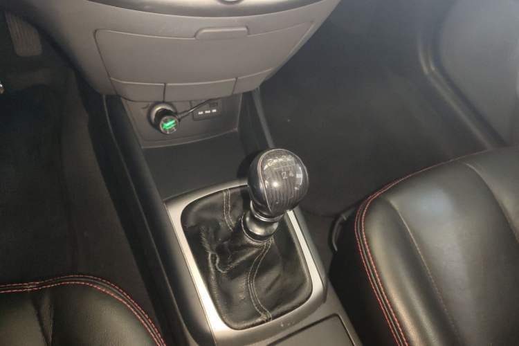 Used Hyundai Celesta 2015 1.6L Manual Comfort Model