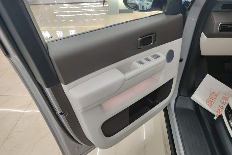 Used Li Auto MEGA 2024 Ultra Model
