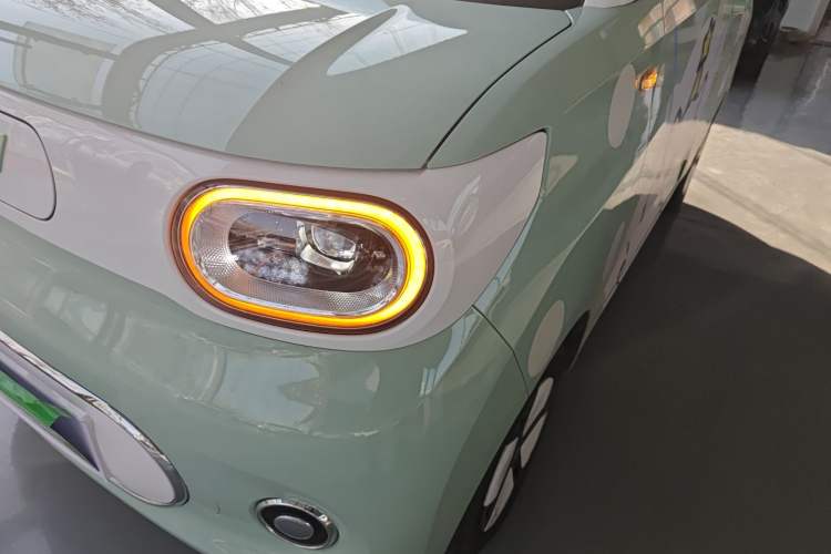 Used Wuling Hongguang MINIEV 2024 3rd Generation 215km Advanced Version
