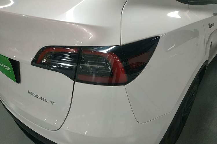 Used Tesla Model Y 2024 Long-Range All-Wheel-Drive Version
