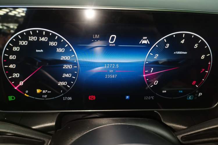 Used Mercedes-Benz GLC 2025 GLC 300 L 4MATIC Dynamic Model 5 Seats
