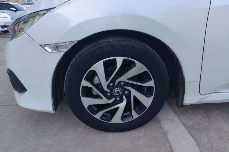 Used Honda Civic 2016 220TURBO CVT Luxury Edition
