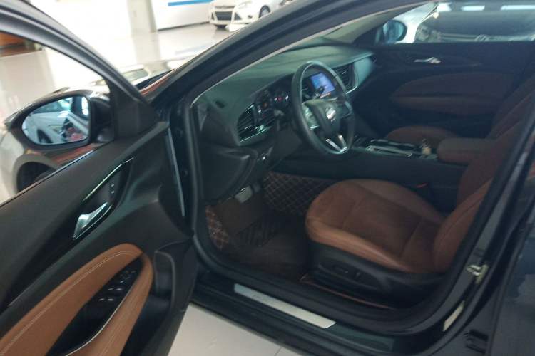 Used Buick Regal 2020 552T Luxury Version
