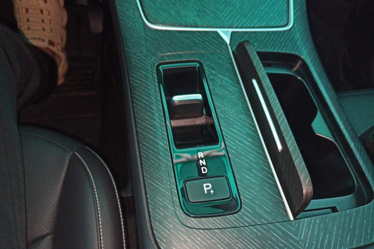 Used Venucia V DD-i 2023 60km iD Version
