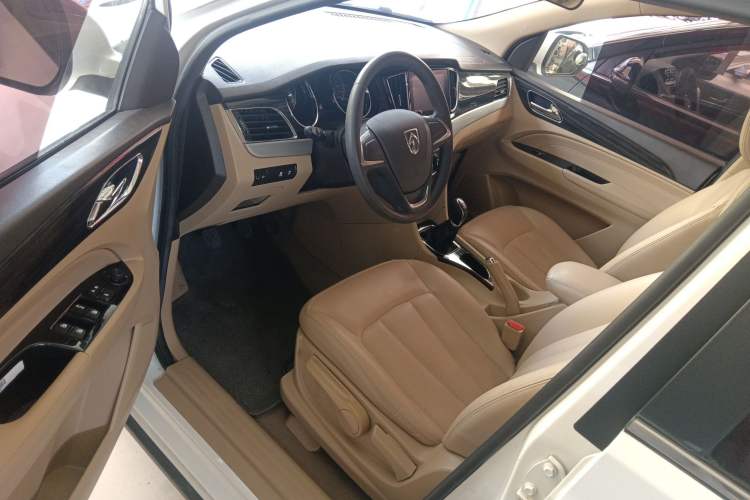 Used Baojun 730 2016 1.5L Manual Comfort Version 7 Seats China V Emission Standard