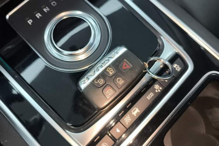 Used Jaguar XEL 2019 2.0T 200 PS Deluxe Edition