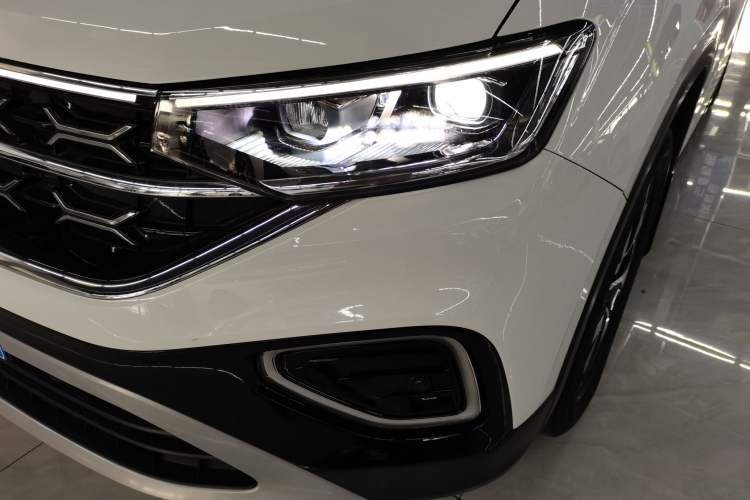 Used Volkswagen Tayron 2023 280TSI Two-Wheel-Drive Luxury Plus Advanced Version
