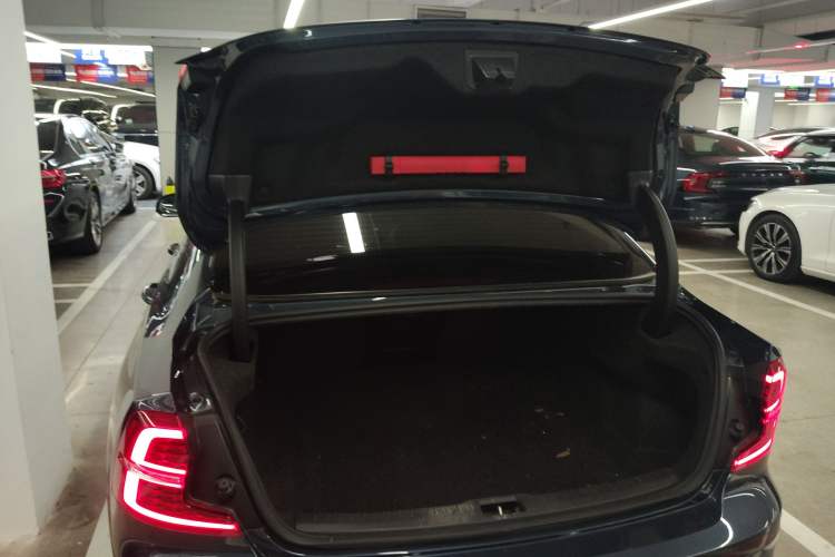 Used Volvo S60 2022 B4 Zhiyi Luxury Edition