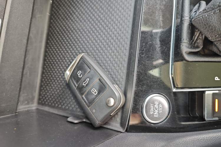 Used Volkswagen Tiguan L 2022 330TSI Automatic Two-Wheel Drive R-Line Enhanced Edition
