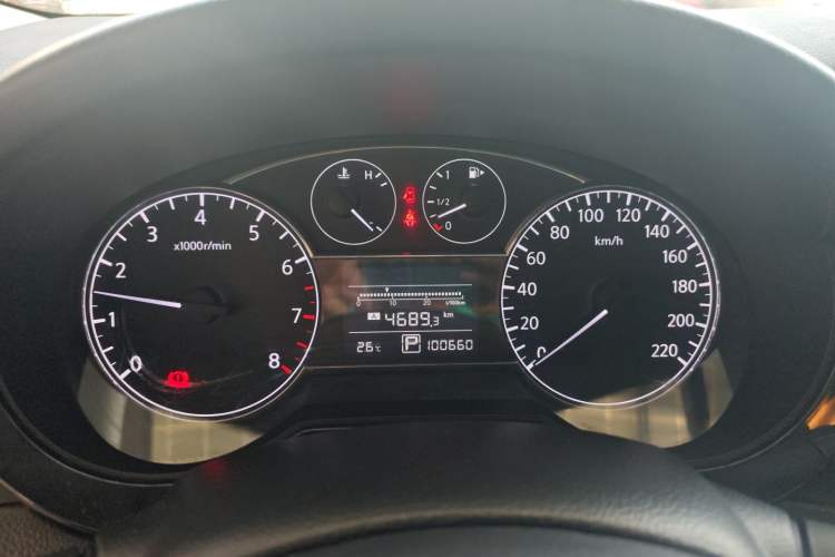 Used Nissan Tiida 2014 1.6L CVT Smart Model