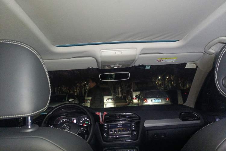 Used Volkswagen Tiguan L 2017 330TSI Automatic Two-Wheel Drive Luxury Edition
