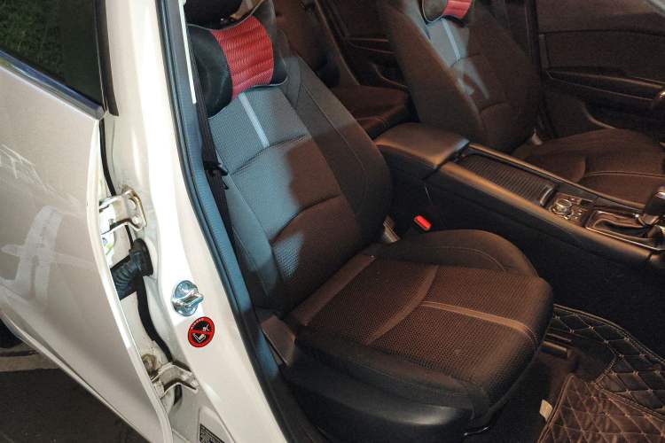 Used Mazda Mazda 3 Axela 2017 Sedan 1.5L Automatic Luxury Model Emission Standard China V
