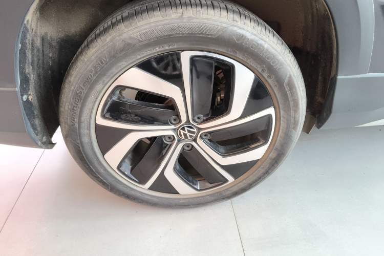 Used Volkswagen Tharu 2023 300TSI Two-Wheel-Drive Full Moon Edition